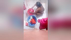 Today Exclusive- Desi Bhabhi Bathing Record By